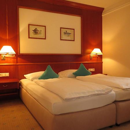 Park Hotel Am Schloss Ettringen  Экстерьер фото